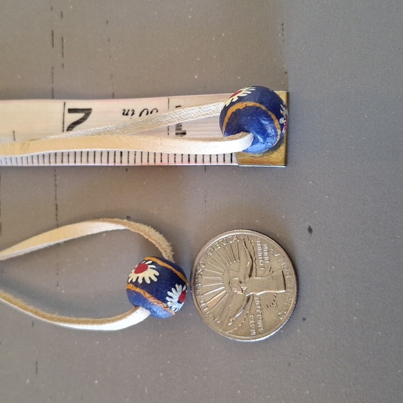 Handmade Daisy & Leather Earrings - Picture 4 of 4